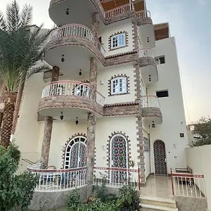 Full Moon House Apartman